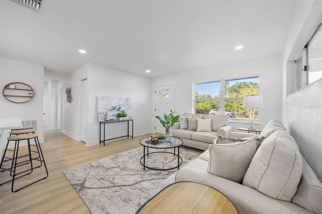 1792 77TH AVENUE N, St Petersburg, FL 33702