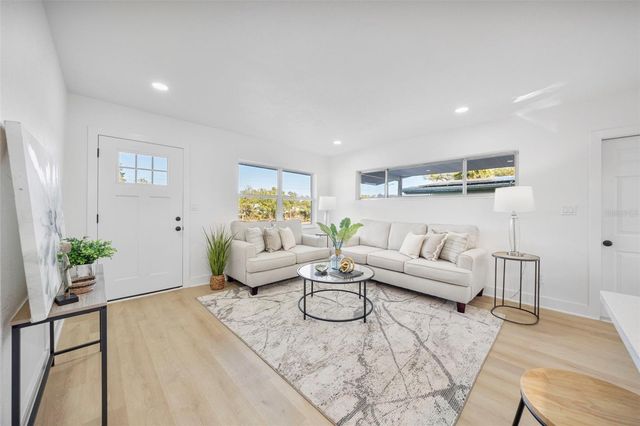 1792 77TH AVENUE N, St Petersburg, FL 33702