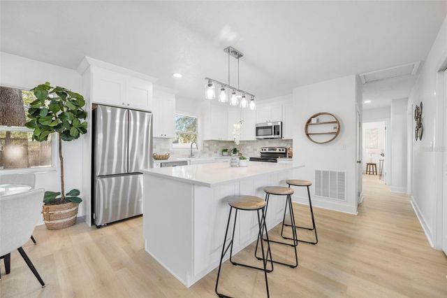 1792 77TH AVENUE N, St Petersburg, FL 33702