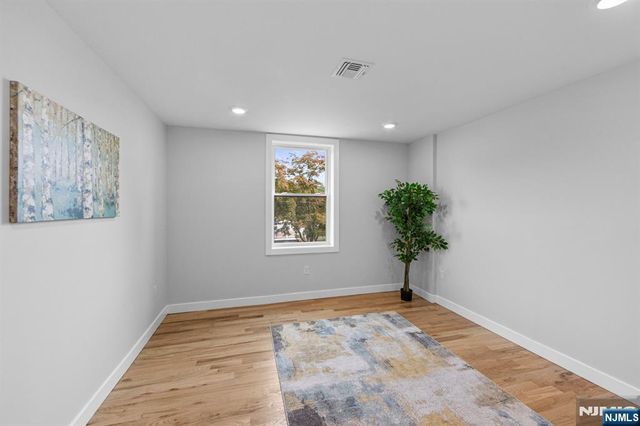 78 Maple Lane, Wayne, NJ 07470