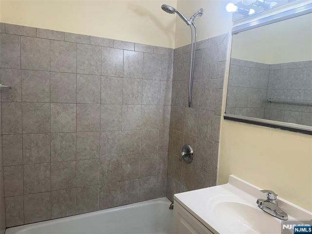 39 39th Street 3H, Paterson, NJ 07514