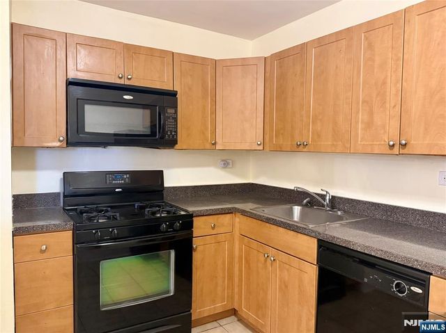 39 39th Street 3H, Paterson, NJ 07514