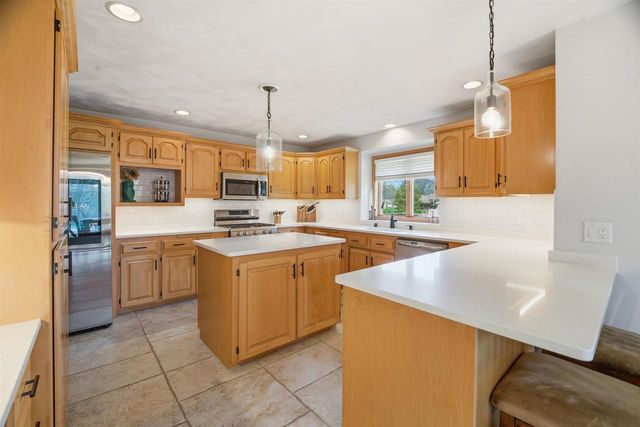 118 SHALIMAR COURT, Combined Locks, WI 54113