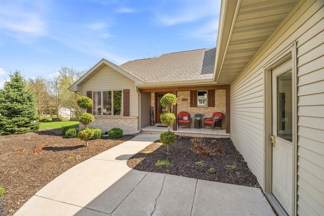 118 SHALIMAR COURT, Combined Locks, WI 54113