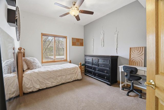 118 SHALIMAR COURT, Combined Locks, WI 54113
