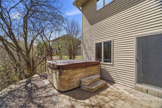 118 SHALIMAR COURT, Combined Locks, WI 54113