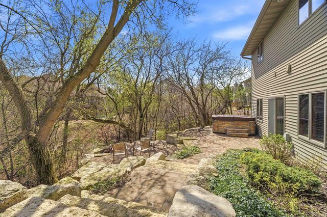 118 SHALIMAR COURT, Combined Locks, WI 54113
