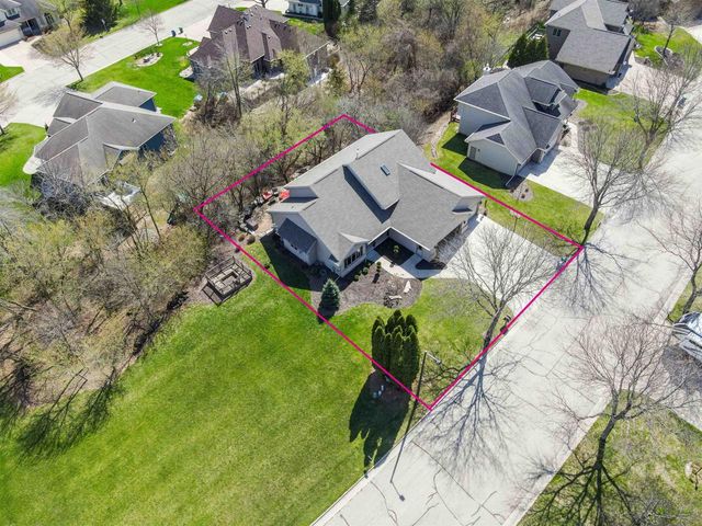 118 SHALIMAR COURT, Combined Locks, WI 54113