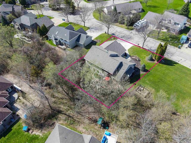 118 SHALIMAR COURT, Combined Locks, WI 54113