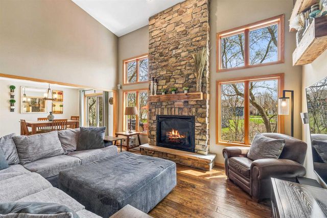 118 SHALIMAR COURT, Combined Locks, WI 54113