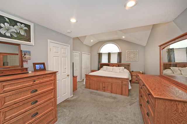 29 Andrew Lane, Levittown, NY 11756
