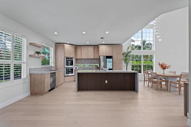 9705 Napoli Woods Lane, Delray Beach, FL 33446