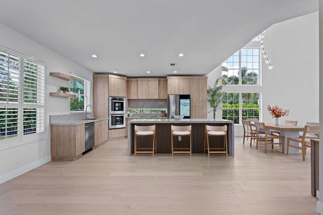 9705 Napoli Woods Lane, Delray Beach, FL 33446