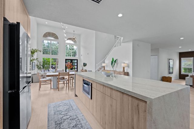 9705 Napoli Woods Lane, Delray Beach, FL 33446
