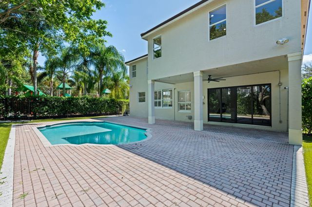 9705 Napoli Woods Lane, Delray Beach, FL 33446
