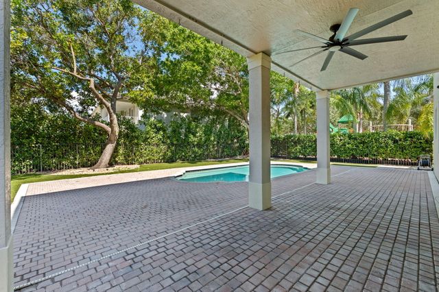 9705 Napoli Woods Lane, Delray Beach, FL 33446