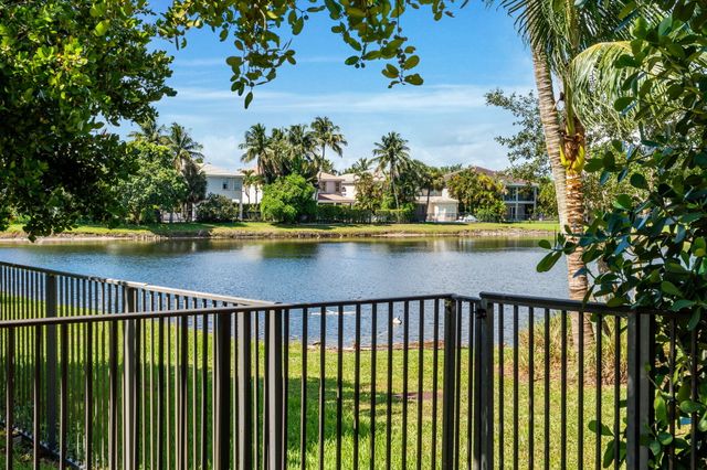 9705 Napoli Woods Lane, Delray Beach, FL 33446