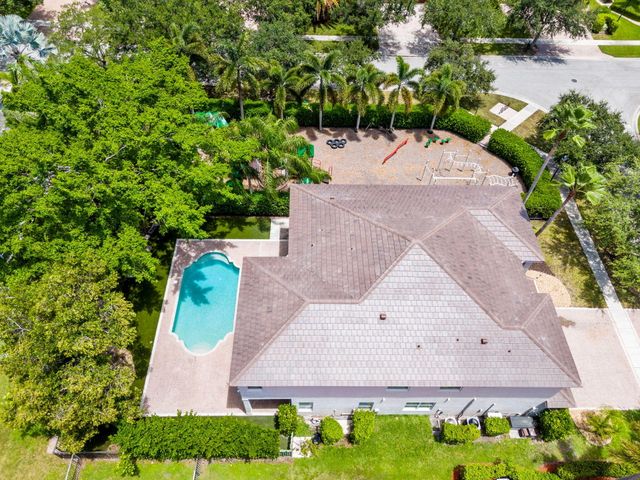 9705 Napoli Woods Lane, Delray Beach, FL 33446