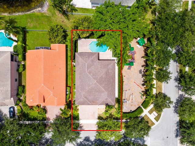 9705 Napoli Woods Lane, Delray Beach, FL 33446