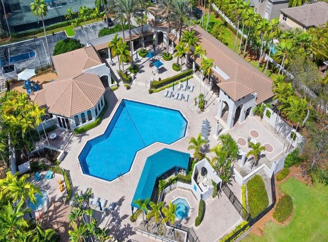9705 Napoli Woods Lane, Delray Beach, FL 33446