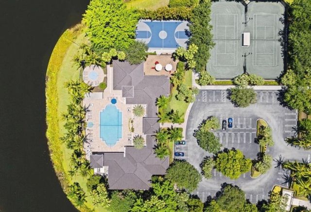 9705 Napoli Woods Lane, Delray Beach, FL 33446