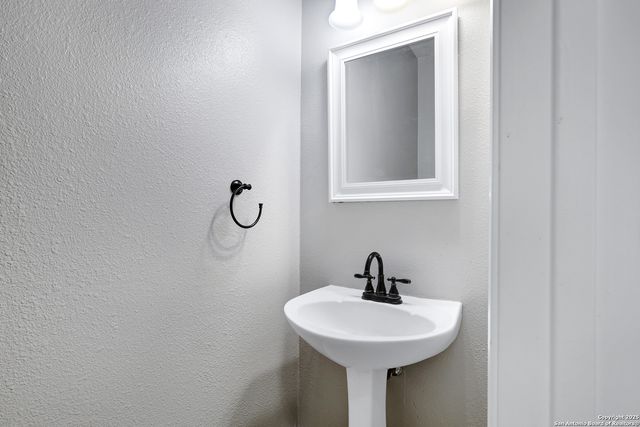 19510 Battle Oak, San Antonio, TX 78258