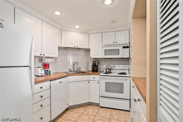 3 BLUEBILL AVE 610, Naples, FL 34108
