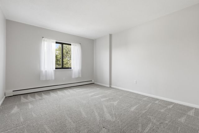 164 Galen St 62, Watertown, MA 02472