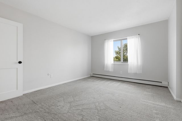 164 Galen St 62, Watertown, MA 02472