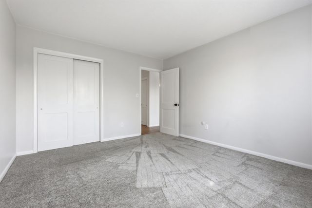 164 Galen St 62, Watertown, MA 02472