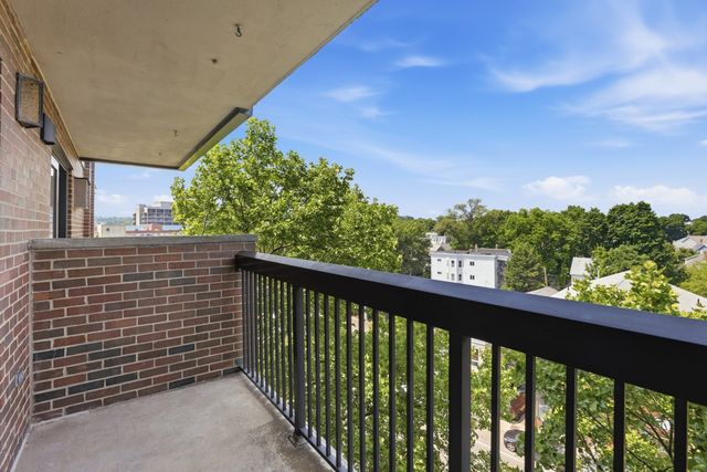 164 Galen St 62, Watertown, MA 02472