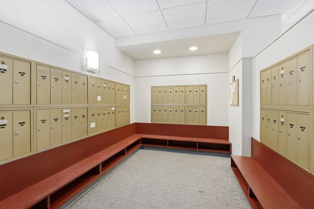 164 Galen St 62, Watertown, MA 02472