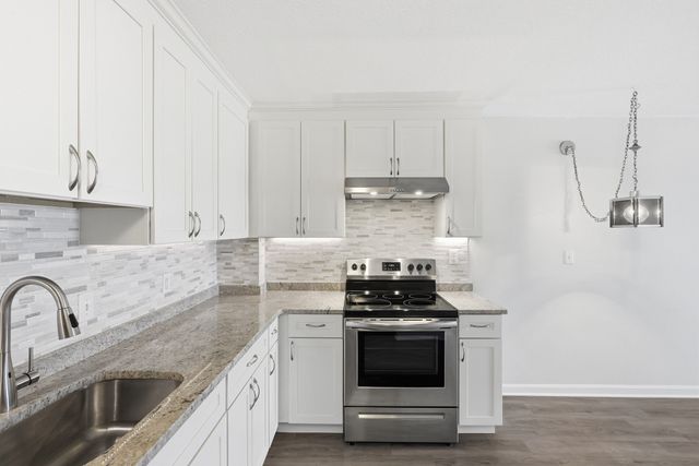 164 Galen St 62, Watertown, MA 02472