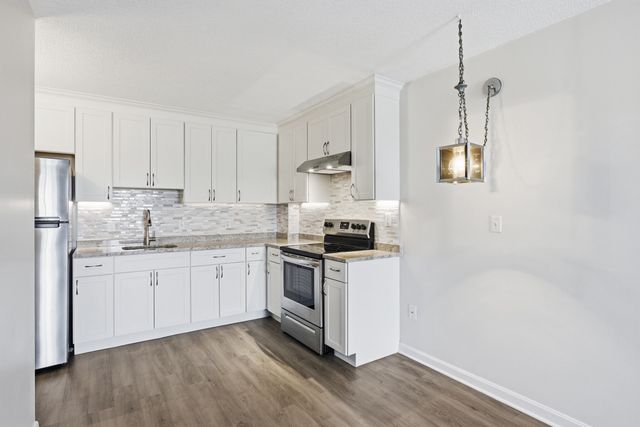 164 Galen St 62, Watertown, MA 02472