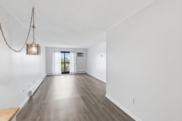 164 Galen St 62, Watertown, MA 02472