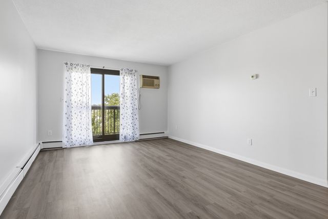 164 Galen St 62, Watertown, MA 02472
