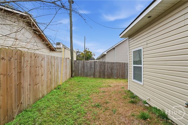 33 Travis Street, Savannah, GA 31406