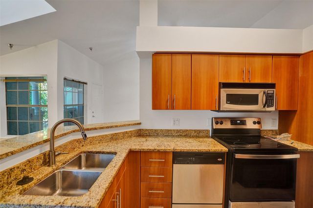 1050 Crystal Way N, Delray Beach, FL 33444