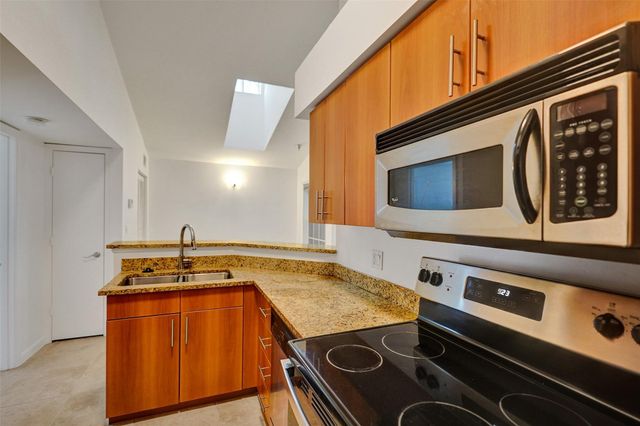 1050 Crystal Way N, Delray Beach, FL 33444