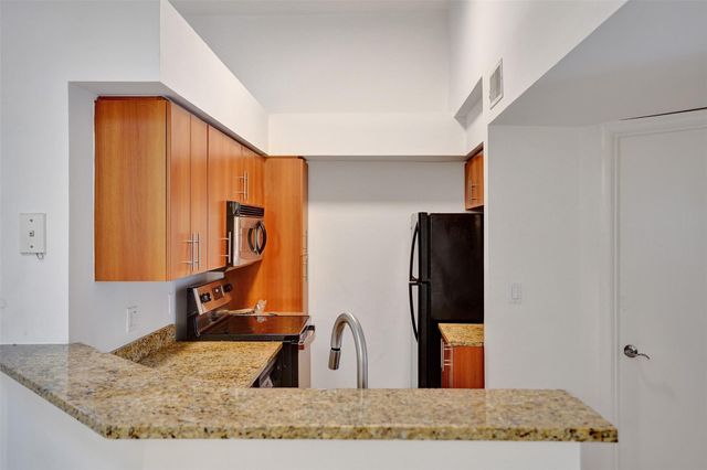 1050 Crystal Way N, Delray Beach, FL 33444