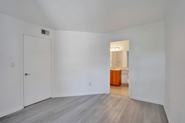 1050 Crystal Way N, Delray Beach, FL 33444