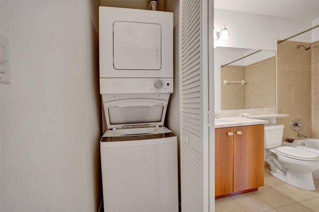 1050 Crystal Way N, Delray Beach, FL 33444