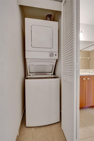 1050 Crystal Way N, Delray Beach, FL 33444