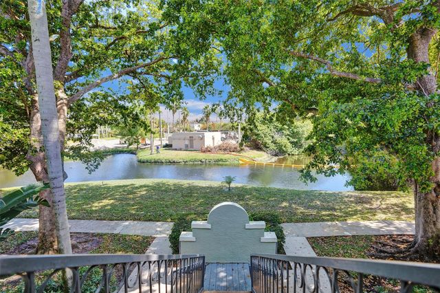 1050 Crystal Way N, Delray Beach, FL 33444