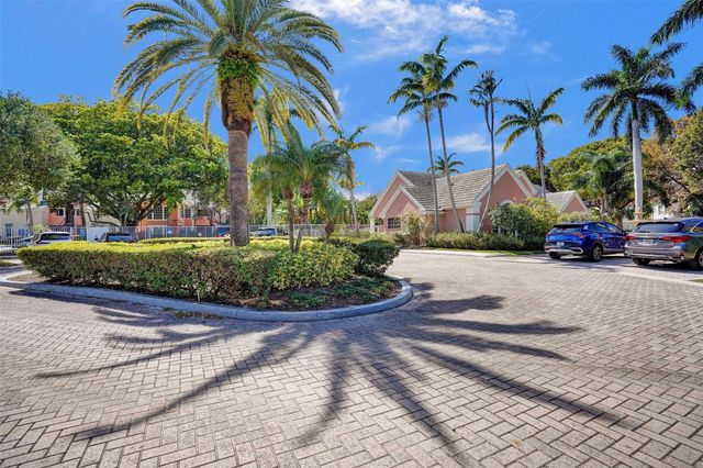 1050 Crystal Way N, Delray Beach, FL 33444