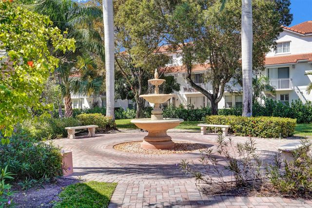 1050 Crystal Way N, Delray Beach, FL 33444