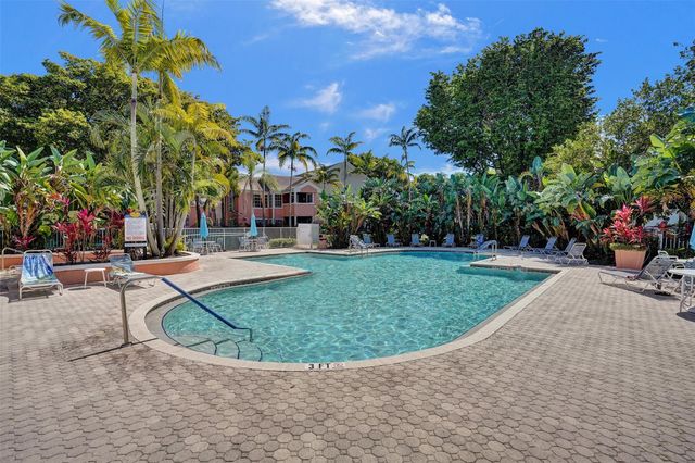 1050 Crystal Way N, Delray Beach, FL 33444