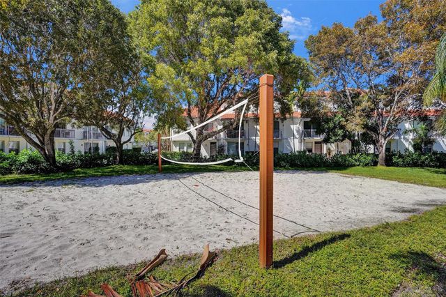 1050 Crystal Way N, Delray Beach, FL 33444