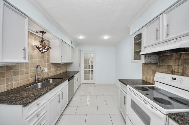 832 Wax Myrtle Lane 832, Houston, TX 77079