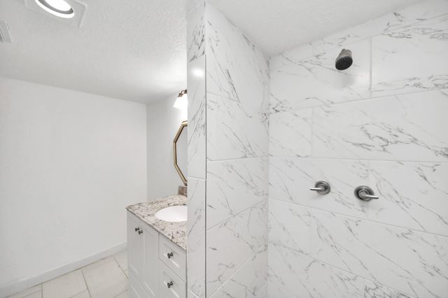 832 Wax Myrtle Lane 832, Houston, TX 77079